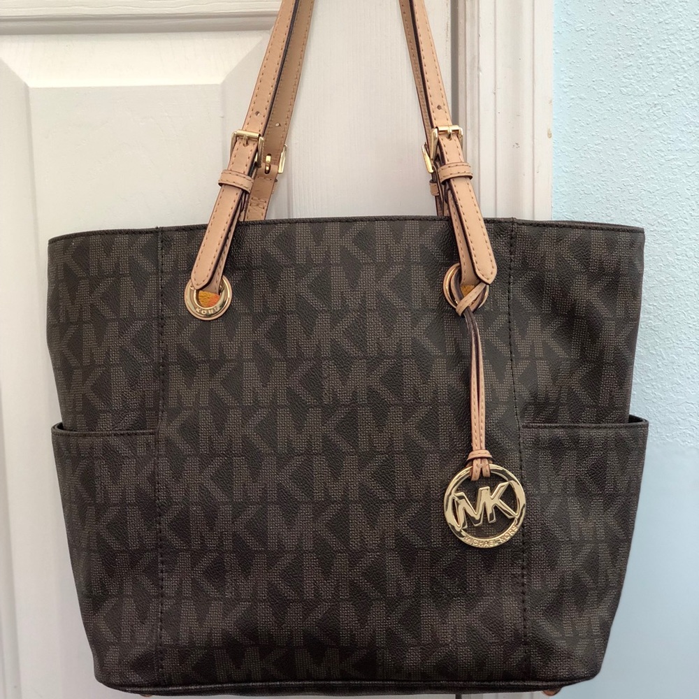 Michaels Kors Jet Set Item